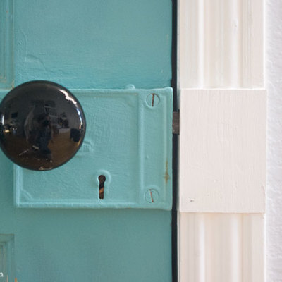 A vintage pantry door DIY | TheMombot.com