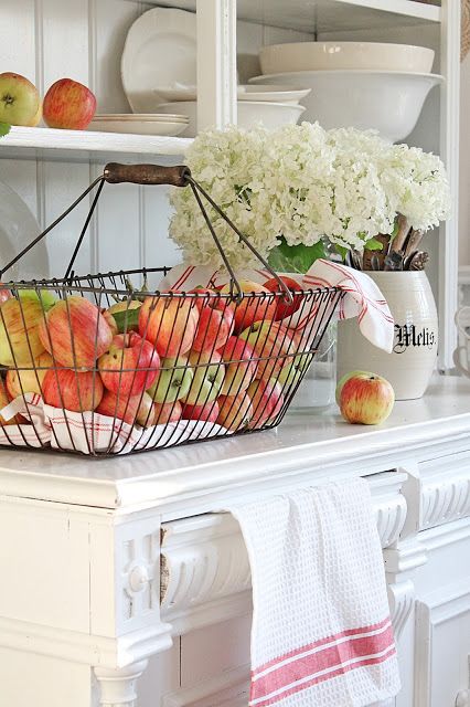 apples-in-basket-fall-farmhouse