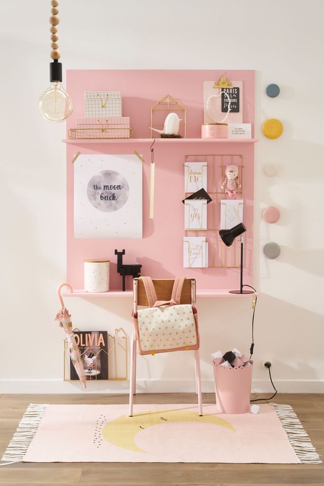 Kid's desks, kid's homework area, kid's homework desk, kid spaces, pink desk, desk for girls