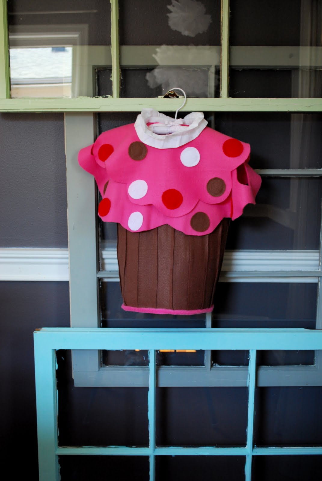 DIY Cupcake Costume for Halloween