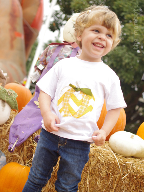 DIY applique pumpkin tee with printable pattern | TheMombot.com