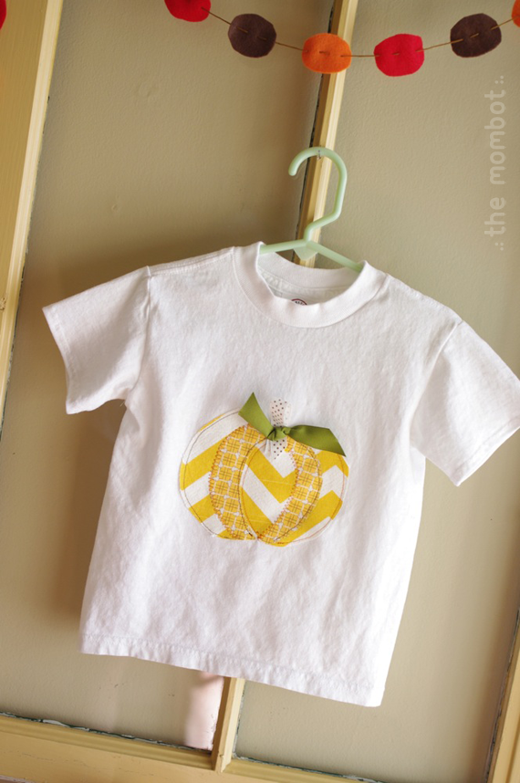 DIY applique pumpkin tee with printable pattern | TheMombot.com