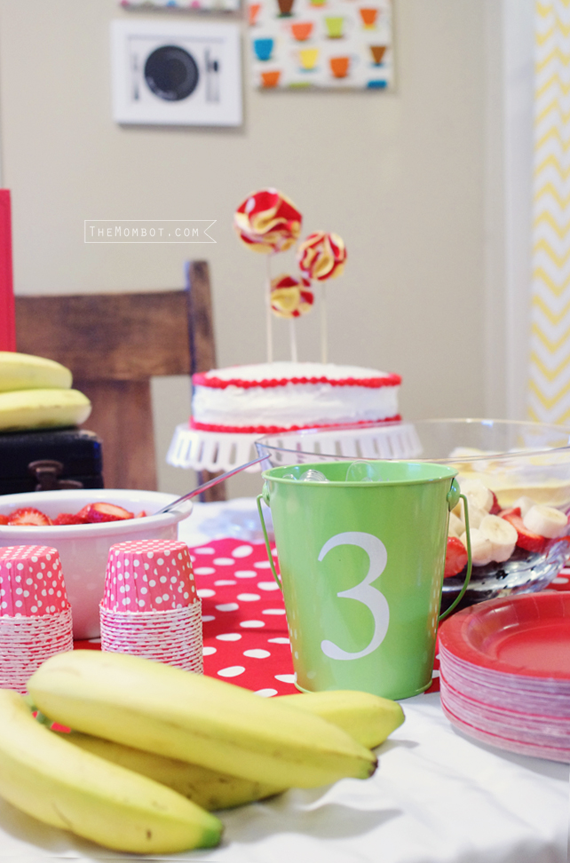 vintage curious george birthday party | TheMombot.com