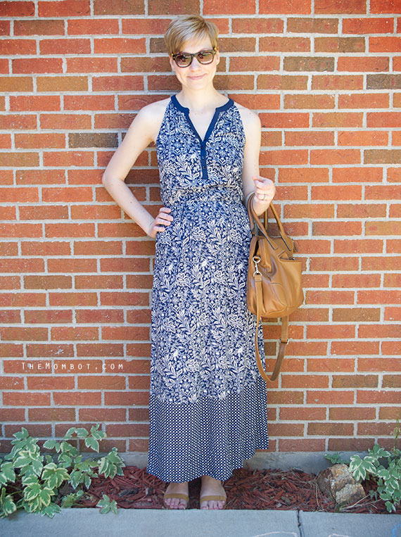 Navy summer maxi dress, postpartum dressing | TheMombot.com