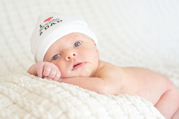 newborn photography | TheMombot.com