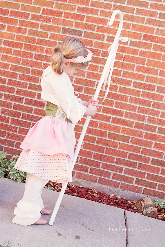 Little Bo Peep and her sheep costumes, Halloween 2014 | TheMombot.com