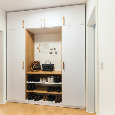 small entryway storage and design for a functional and welcoming space