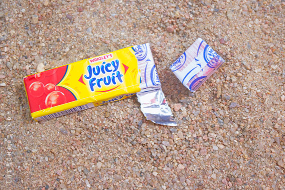 End of summer, learning to blow a bubble with Juicy Fruit | TheMombot.com